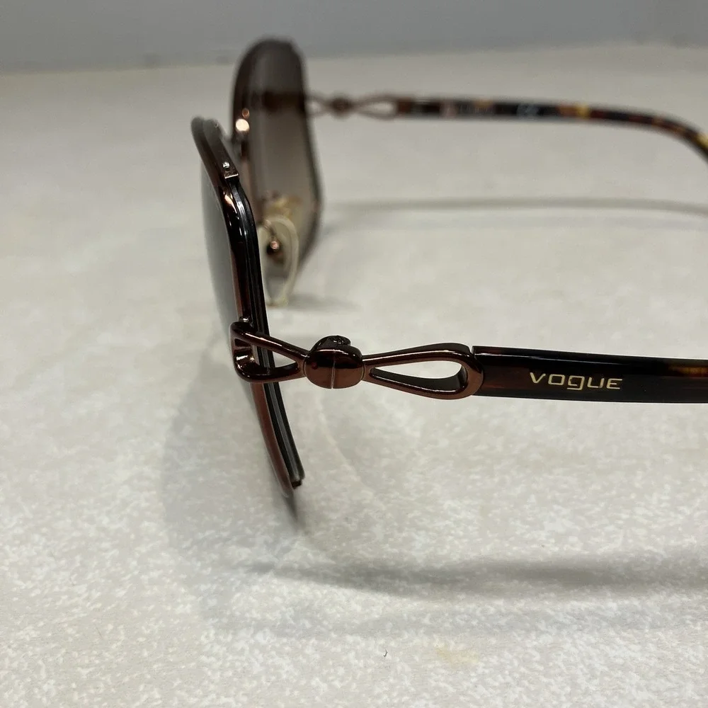 Vogue Italy Women's Sunglasses VO 3832-S 811/13 Tortoise Brown 57/16/130 w/case